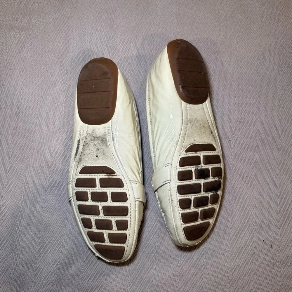 Coach Pierce Off White Patent Leather Silver C Logo Driving Loafer Flats Woman 9